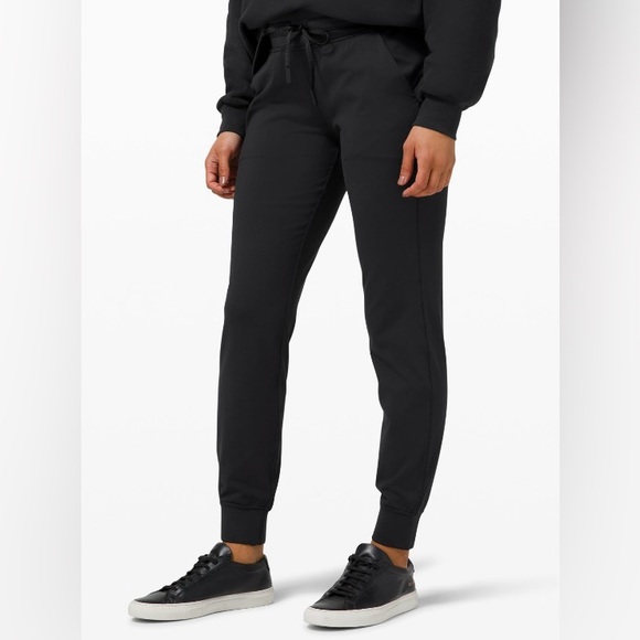 Lululemon Women’s Black Joggers - Size 2 - Picture 1 of 5
